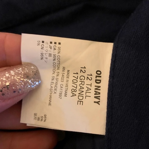 Old navy Pixie cropped pants - Picture 2 of 5